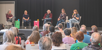 Die fünf Panelisten auf der Aktiko5-Bühne